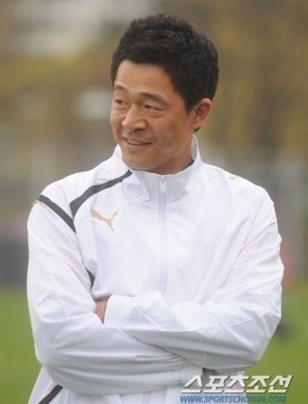 울산현대 윤정환감독, 코칭스태프로 이민성코치 영입요청