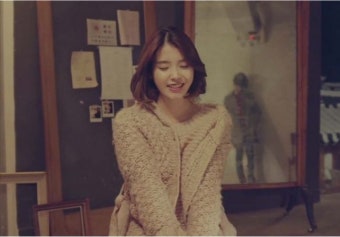 아이유(IU) - 금요일에 만나요 (Feat. 장이정 of HISTORY) 노래듣기/가사/MV