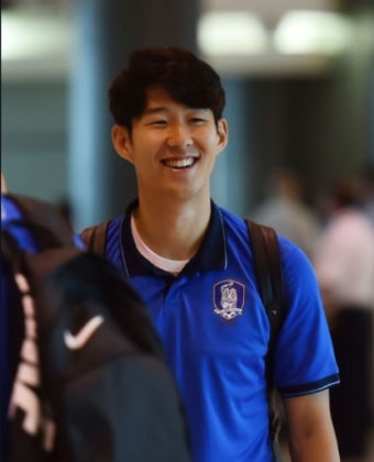 손흥민 1골 1도움 골 멋지다~~