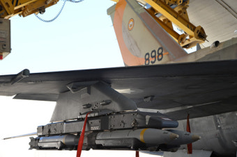 핵시설 타격을 위해 F-16I의 최신 러시아제 S-300 지대공 미사일 방어능력향상과 최신 공대지 폭탄 운용 능력향상을 시작한 이스라엘