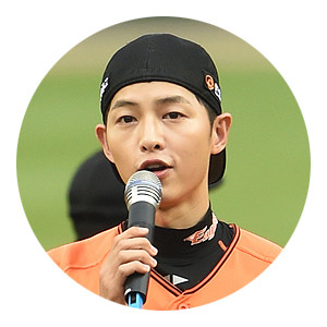 두산vs한화, 배우 송지우의 활력 넘치는 시구로 팬들 기대↑