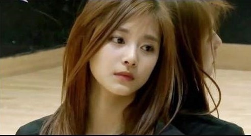트와이스 '쯔위' 레전드 몸매짤/화보짤/움짤/직캠영상◀
