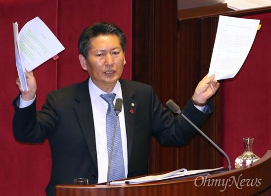 방송3법 상정에 필리버스터 돌입...국회, 양당 대립 고조