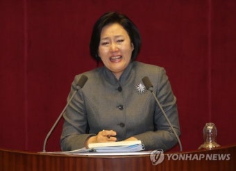 정청래 후보, 더불어민주당 대표 선출을 위한 첫 순회 경선에서 압승하여 선두 주자 등극