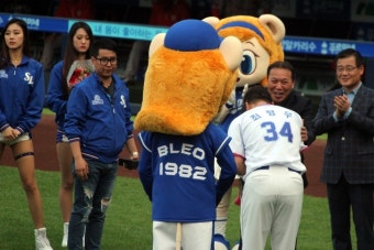 [160506/라팍] 최형우 2,000루타 기념 시상식