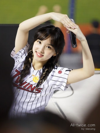 트와이스 나연사진모음/지효/정연/미나/사나/채영/모모/쯔위/다현/샤샤샤/야구/신곡/치얼업/배경화면/