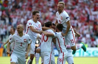 [유로2016]폴란드, 승부차기 끝에 스위스 꺾고 사상 첫 8강 진출