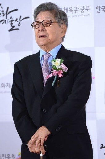 원로 코미디언 구봉서 별세...향년 90세