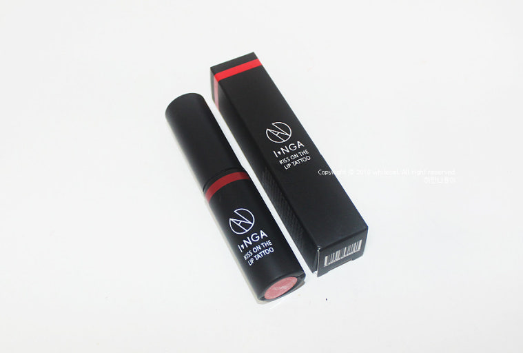 Tatuaje de labios de beso UNNY