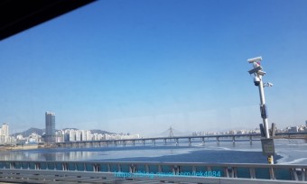 강추위 출근길에서 본 잠실대교 한강이 얼었어요~^^!