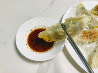 눈꽃만두 레시피/날개 달린 만두 레시피(일본식 야끼교자 군만두/비비고 군교자/만두 간장소스 만드는 법)