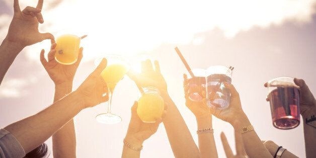愉快的韩式酒桌礼仪