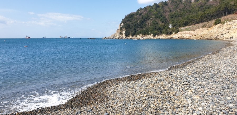 감지해변자갈마당