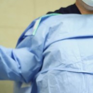 유한킴벌리 가운 종류별 수술용 가운(Surgical Gown), 격리가운 (ISOLATION Gown), 항암 조제용 가운 (Chemotherapy Gown),  수술용 방수 가운