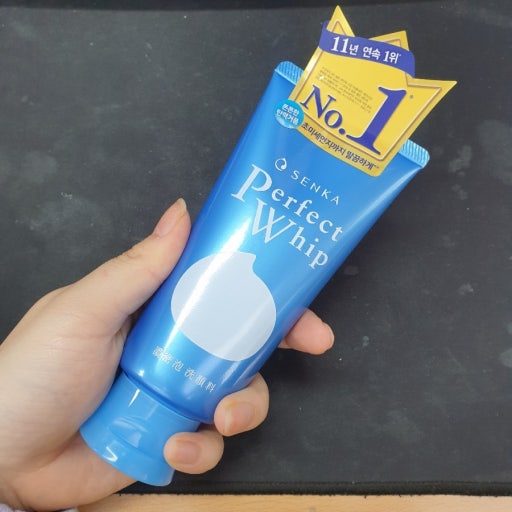 Detergente viso Senka Perfect Whip