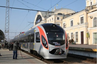 (외신 속보) 현대로템 고속열차, 28일 키예프-하르코프 노선 정기비행 개통 - 외신보도 한국상장회사
