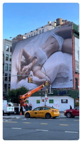 블랙핑크 제니, 제니 캘빈클라인 속옷 화보, 캘빈클라인 글로벌 앰배서더 화보, 뉴욕 빌보드 광고판 장식