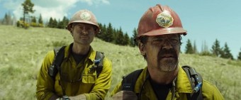 <영화리뷰>브레이브 언더 파이어, 대형산불에 맞서는 산림소방관들