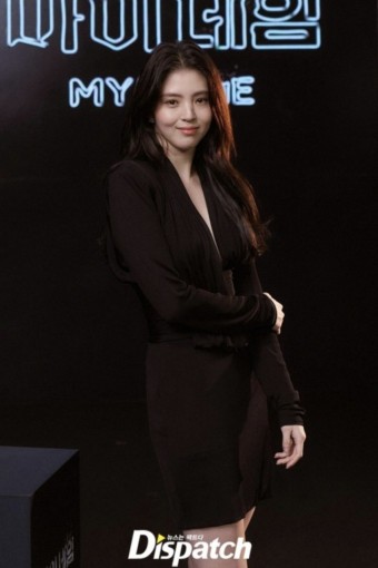 넷플릭스 마이 네임 온라인 제작발표회 한소희 원피스 드레스 패션 정보