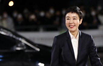 ET. 이런 일이... 대한민국 최초의 월드스타 강수연이 유명을 달리 하다니... 그녀의 인생, 그녀의 작품들을 되짚어보며. 고인의 명복을 빕니다_20220507(토)