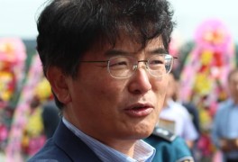 "박원순·안희정 부끄럽다" 박완주 의원, 성범죄로 제명돼...