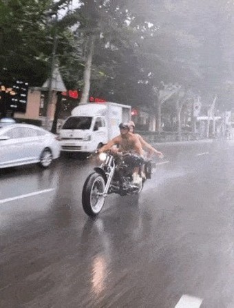 강남 비키니 오토바이 발칵 뒤집은 유튜버 '처벌? 신경 안 쓴다'