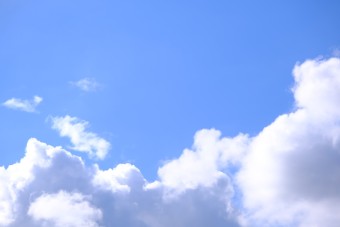 9월 7일 푸른 하늘의 날을 기념하여 X-E4로 하늘 사진을 찍어볼까요?