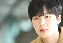 배우 김동희, 학교폭력 의혹에 대해 사과