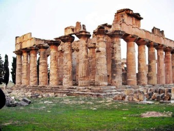 리비아ㅡ키레네(Cyrene)ㅡ리비아의 자발아크다르주에 있는 그리스. 로마의 고고유적
