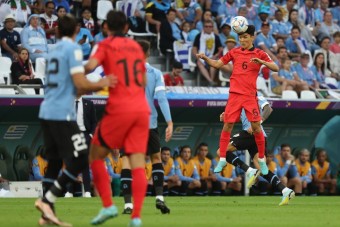 대한민국 축구 국가대표, 가장 어려운 경기 예상되었던 우르과이와의 경기에서 0-0 무승부로 마감