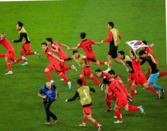 축하축하 한국축구16강진출 광화문에서 열광하는국민들 뭉치면산다
