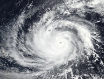 태풍 마와르 괌 접근 ‘수십년래 최강’ … 바이든 비상선언@