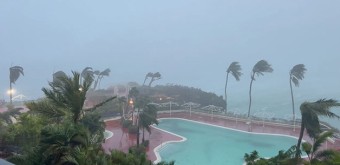 괌 태풍 마와르 강타  공항 폐쇄  관광객 3천여명 발 동동 .. 빨라도 6월1일 이후 복귀 예상 태풍 예상경로