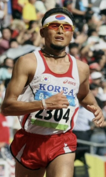 한국 마라톤 1등 기록 보유자, 마라톤의 대부 '이봉주 선수' 근황