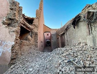 모로코 지진 6.8 강진 사망자 부상자 크다 벽돌 건물 랜드마크 마라케시의 지붕