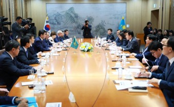 [2023 한-중앙아시아 국회의장회의] 김진표 국회의장, 코샤노프 카자흐스탄 하원의장과 회담