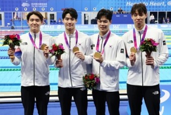 한국수영, 남자 계영 800ｍ서  아시안게임 단체전 사상 첫 금메달. 대한민국 짝짝짝 ㆍ 항저우아시안게임