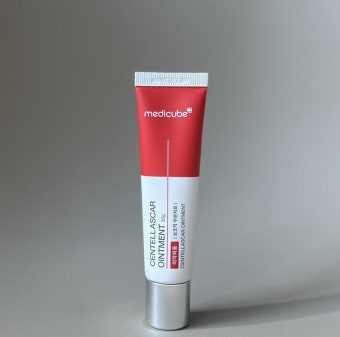 메디큐브 '센텔라스카 연고'로 여드름 스팟 빠르게 진정시키면서 피부 장벽 강화까지! ⛑