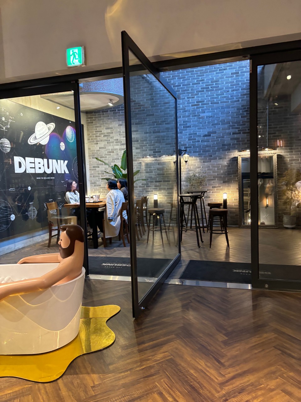 [ 韓國咖啡廳 ] 디벙크 DEBUNK 工業風 適合讀書 