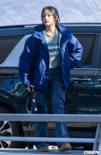 뉴진스 민지 공항 패션 속 재킷 맨투맨 가방 가격은요