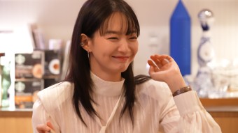 <3일의 휴가> 홍보 레이스 스타트! '힐링 요정' 신민아, 유튜브 [요정재형] 이번주 일요일 오후 5시 출연!