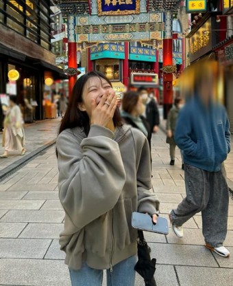 이미주 송범근 열애인정 ? 일본여행 사진 화제