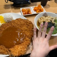 [여의도/우아동] 왕돈까스와 생고기 김치볶음의 조화, 점심 맛집