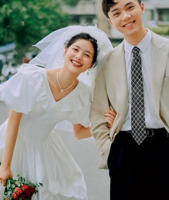 내남편과 결혼해줘 박민영 하객룩 옷 화이트 수트, 송하윤 웨딩드레스 결혼식 패션