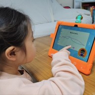 유아태블릿 긍정적으로 활용한 엄마표영어