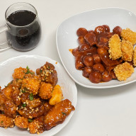 치킨브랜드 1등 치킨매니아 신흥1호점 오징어닭강정 순살+크런치오징어튀김+구슬떡볶이 포장 후기