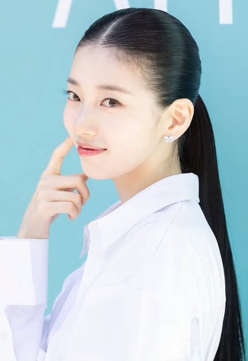 올백머리로도 살아남는 수지 미모