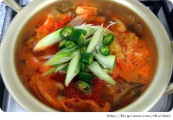 오마이키친!] 천원의 만찬? 자취생에게 딱 좋아~! 꽁치 김치찌개