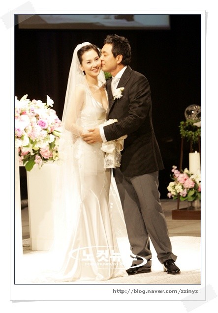 김남주-김승우 부부, 강진 여행 속 자연스러운 모습…팬들의 이목 집중