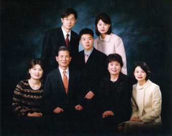 베일에 싸인 우리 가족 공개하다~~(2003년 가족사진)